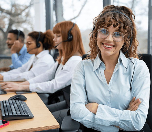 Giforo customer support representative assisting clients online